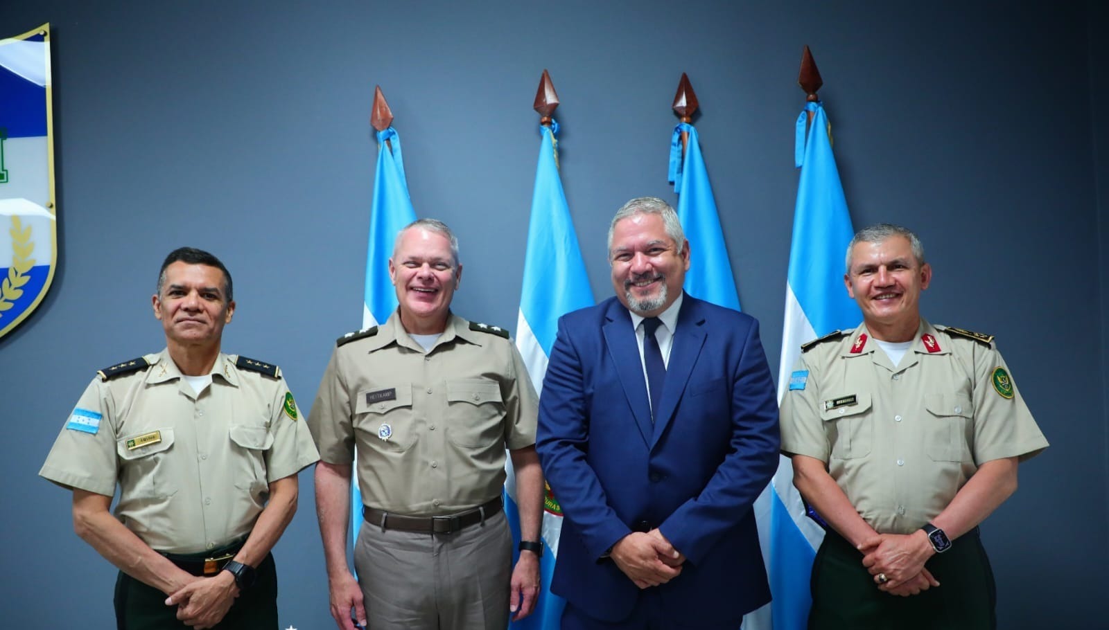 Canciller Reina se reúne con representantes del Colegio Interamericano de Defensa